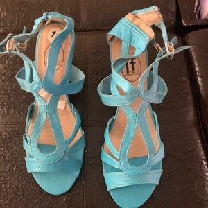 Size 11 brand new torquise blue wedge hill